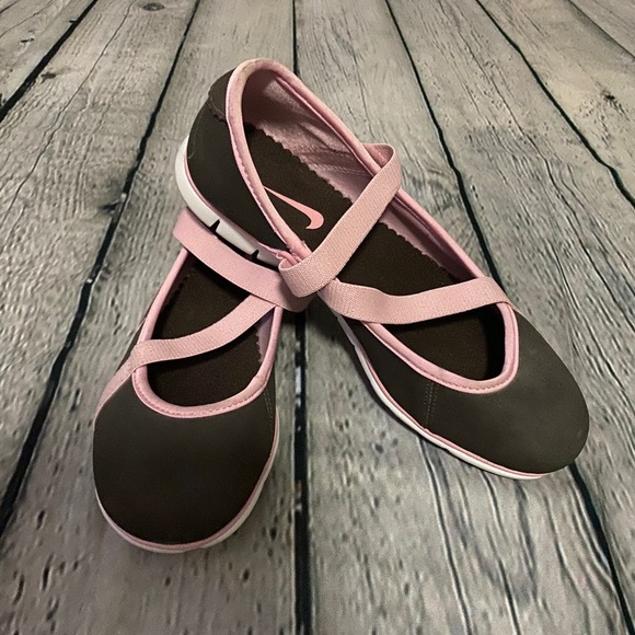 Nike Brown/ Pink Mary Janes Size 4 - Picture 3 of 6